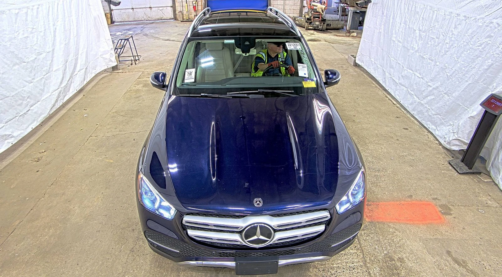 Mercedes-Benz GLE 350 4MATIC * М. ТОЧКА * BURMESTER * ПОДГРЕВ * KEYLESS - изображение 3