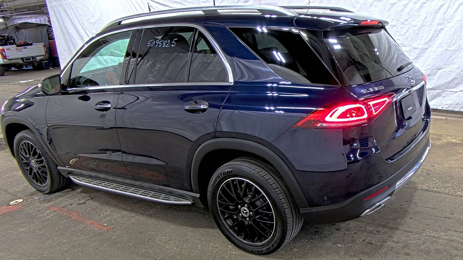 Mercedes-Benz GLE 350 4MATIC * М. ТОЧКА * BURMESTER * ПОДГРЕВ * KEYLESS - изображение 6