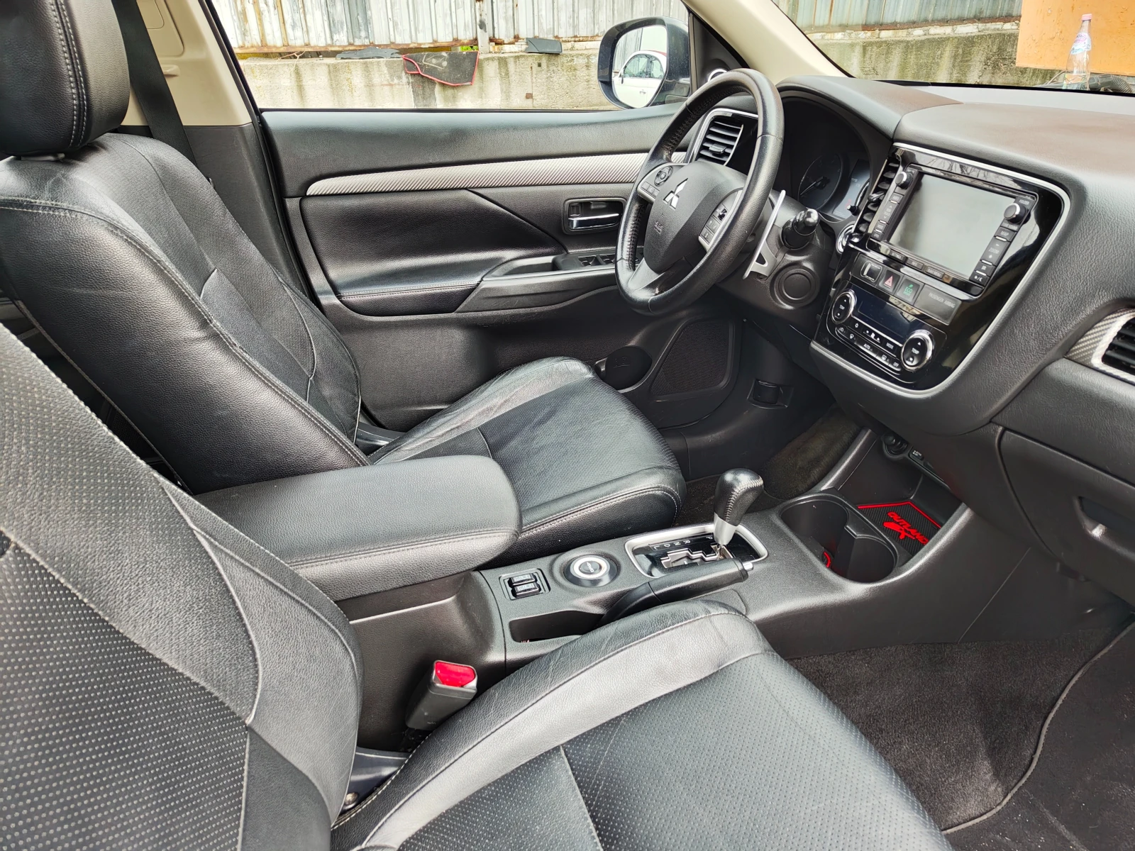 Mitsubishi Outlander, снимка 5 - Автомобили и джипове - 53989779