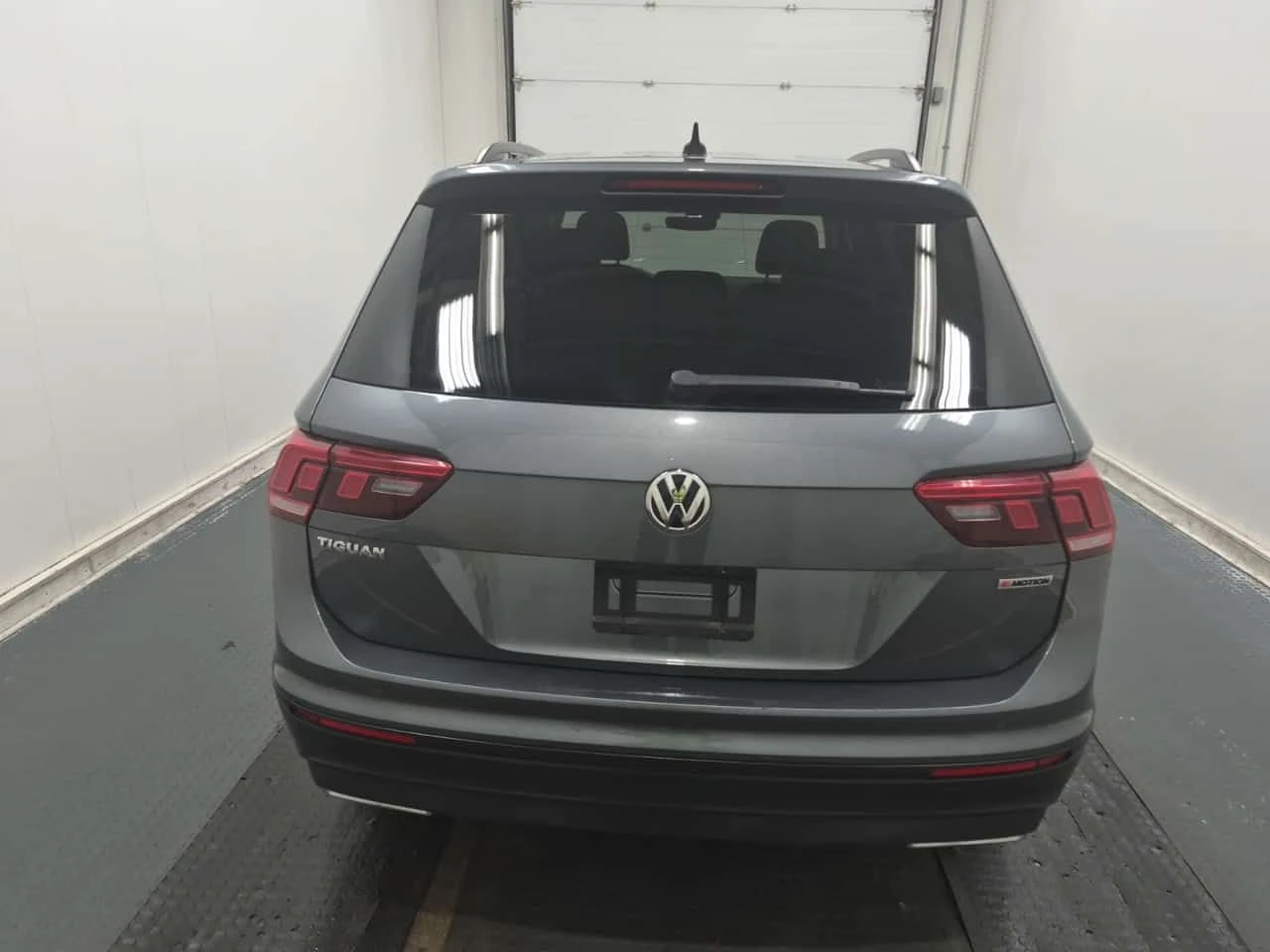 VW Tiguan * COMFORTLINE * CARFAX * ПАНОРАМА * 2 КЛЮЧА * , снимка 5 - Автомобили и джипове - 54477692
