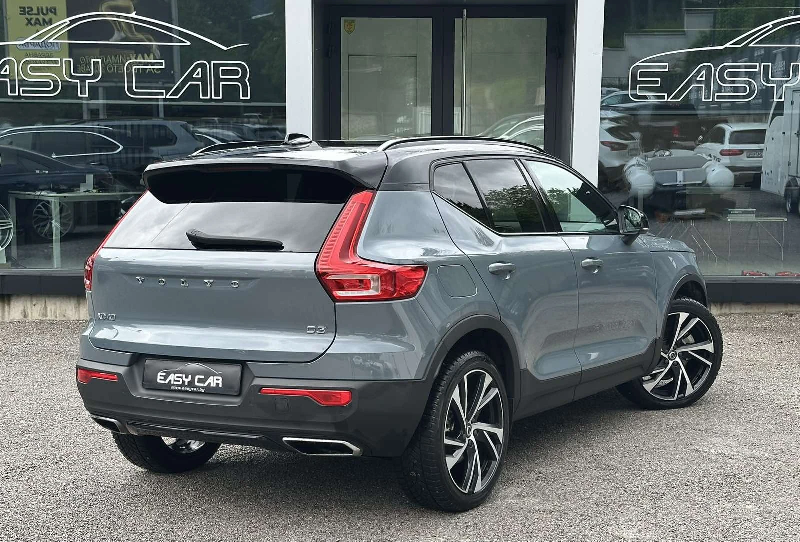 Volvo XC40 R-Design/LED/PANO/, снимка 3 - Автомобили и джипове - 54644841