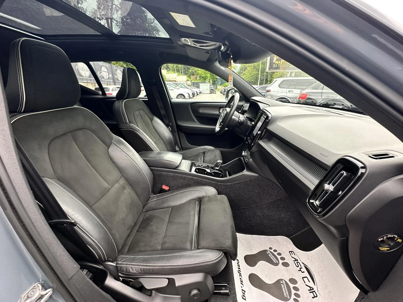 Volvo XC40 R-Design/LED/PANO/, снимка 11 - Автомобили и джипове - 54644841