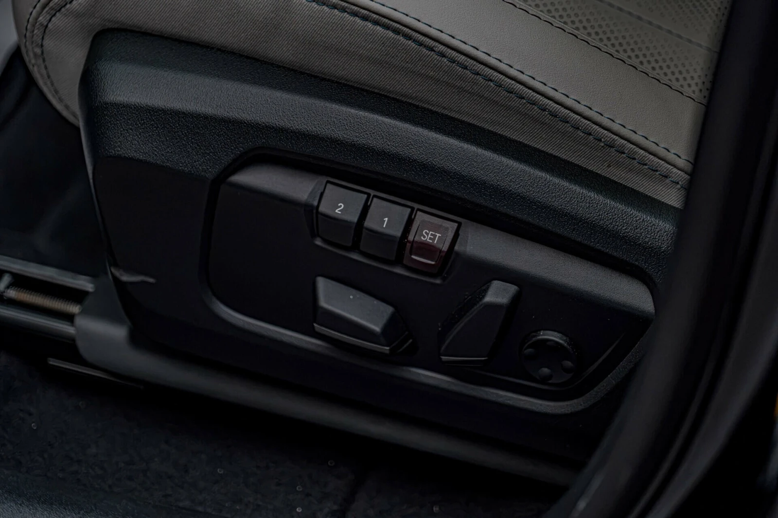Mini Countryman 4 ALL SE/Harman Kardon/HuD/Камера 360/ACC/Панорама, снимка 11 - Автомобили и джипове - 55207166