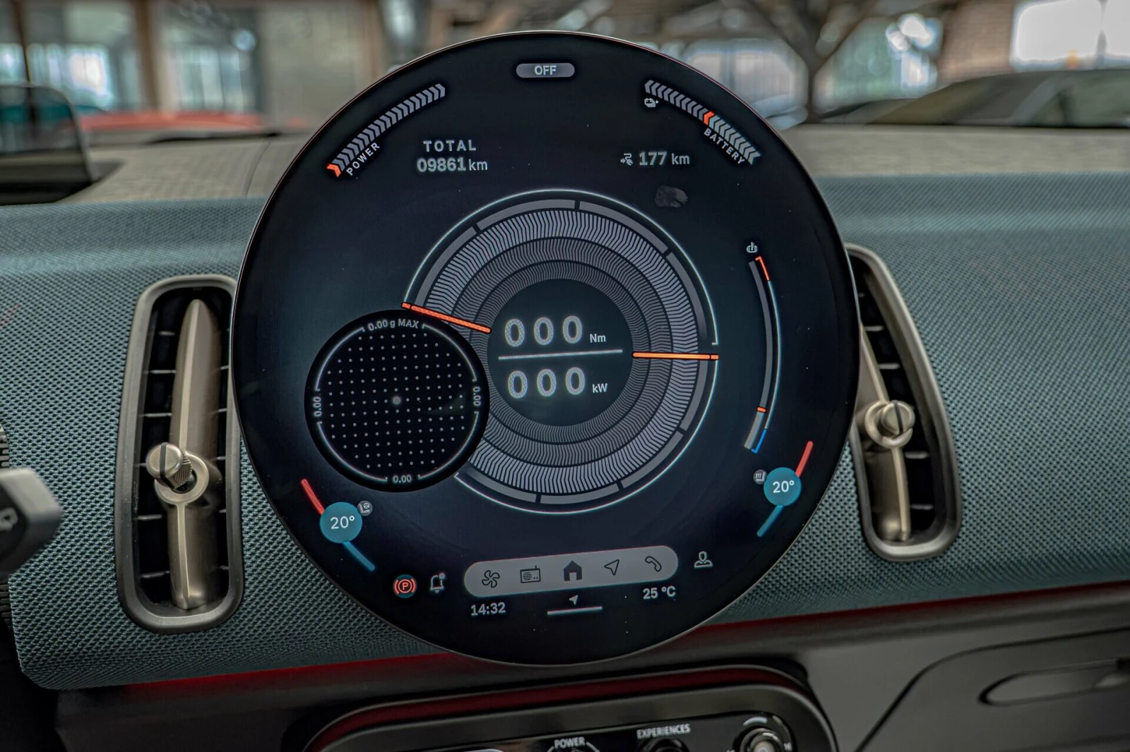 Mini Countryman 4 ALL SE/Harman Kardon/HuD/Камера 360/ACC/Панорама, снимка 13 - Автомобили и джипове - 55207166
