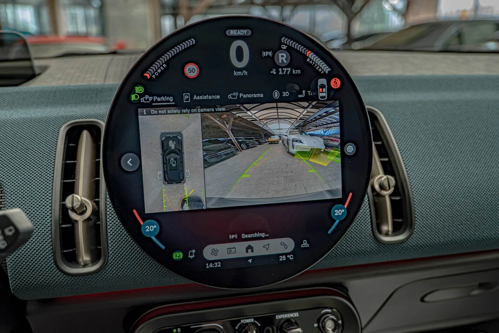 Mini Countryman 4 ALL SE/Harman Kardon/HuD/Камера 360/ACC/Панорама, снимка 14 - Автомобили и джипове - 55207166