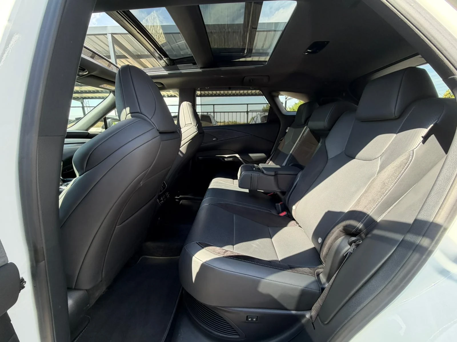 Lexus RX 500h /F Sport Performance/Full/В гаранция , снимка 14 - Автомобили и джипове - 55943143