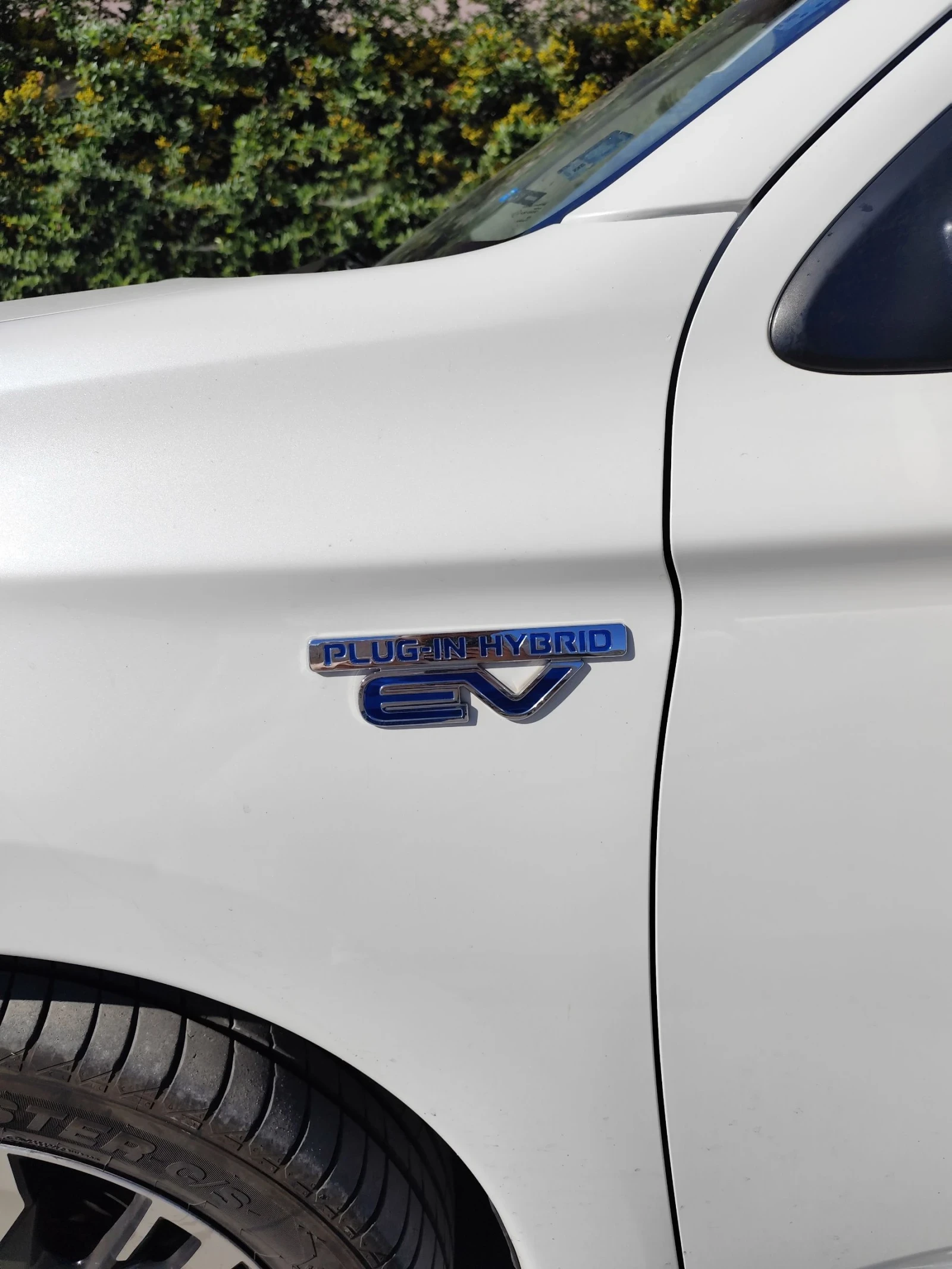 Mitsubishi Outlander P-HEV Diamond , снимка 3 - Автомобили и джипове - 55962141