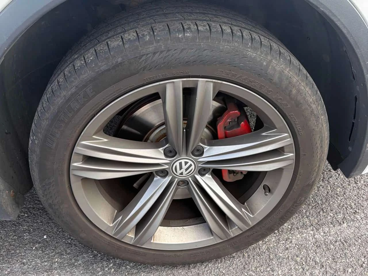 VW Tiguan * Highline 4MOTION* АВТОКРЕДИТ* , снимка 7 - Автомобили и джипове - 56171722