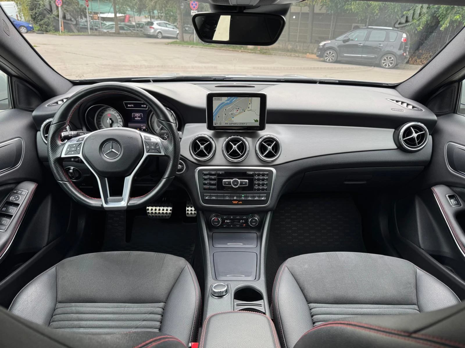 Mercedes-Benz GLA 200, снимка 11 - Автомобили и джипове - 56243047