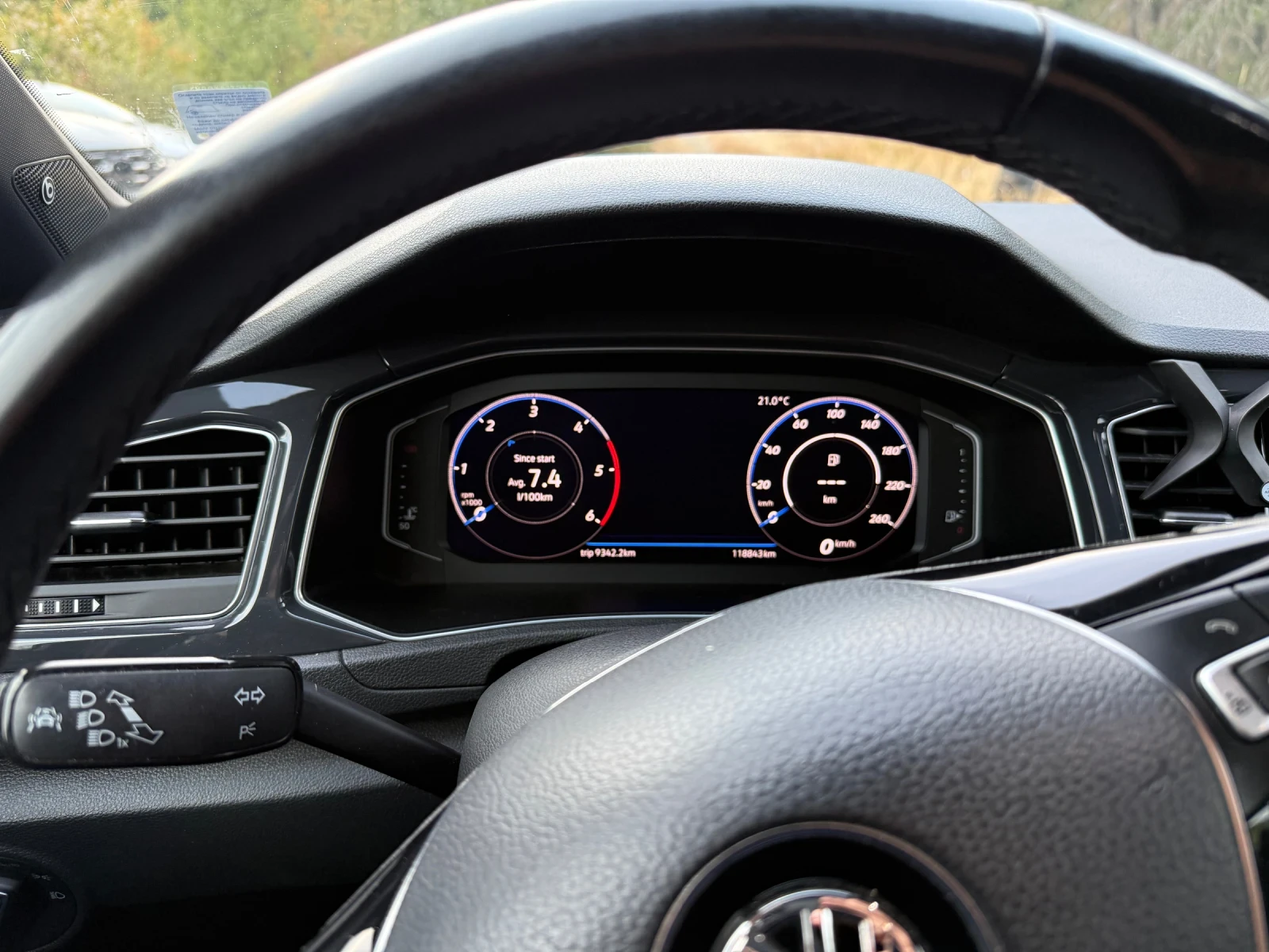 VW T-Roc, снимка 10 - Автомобили и джипове - 56544993