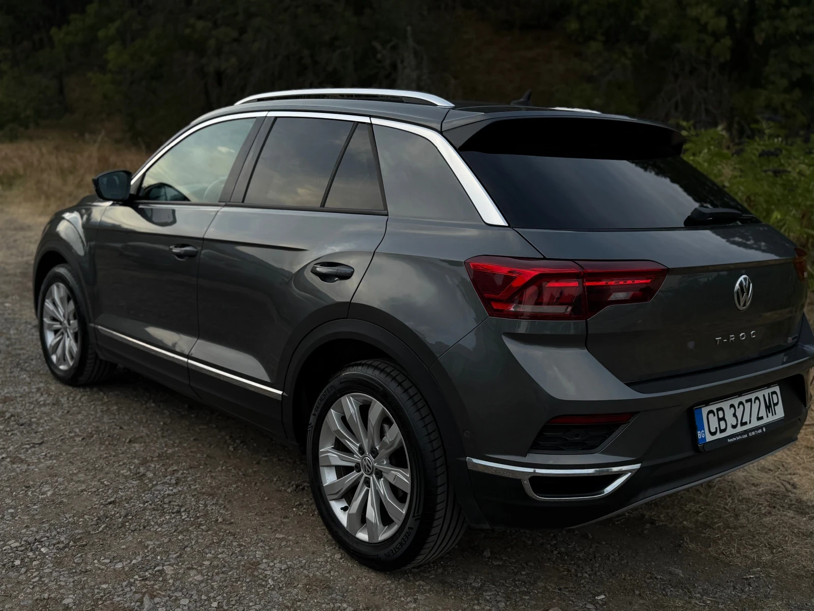 VW T-Roc, снимка 3 - Автомобили и джипове - 56544993