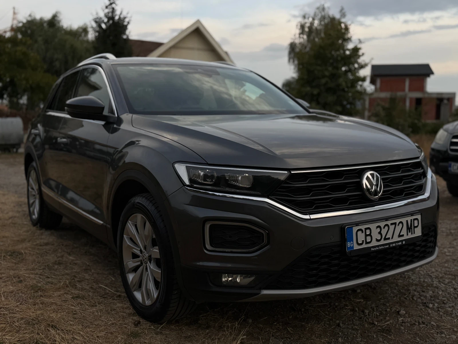 VW T-Roc, снимка 2 - Автомобили и джипове - 56544993