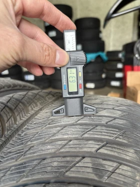 Гуми Зимни 285/45R21, снимка 3