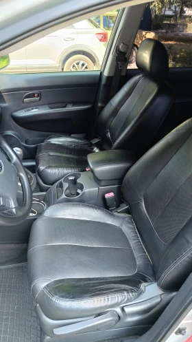 Kia Carens 2.0 TDCI 140HP, снимка 8