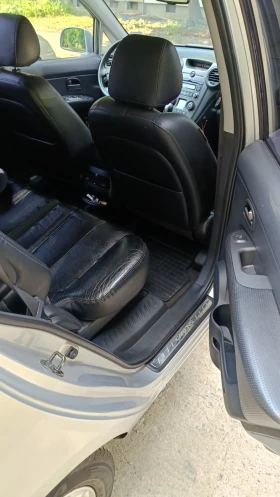 Kia Carens 2.0 TDCI 140HP, снимка 14