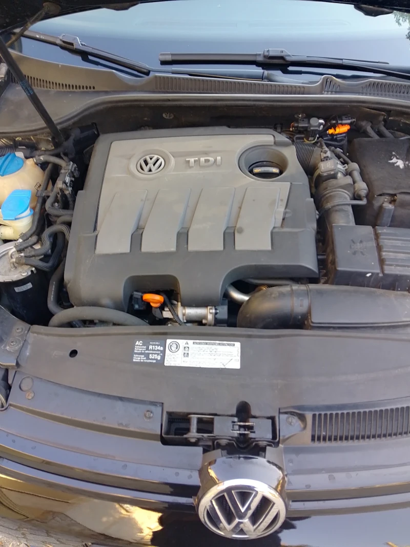 VW Golf 1.6 TDI, снимка 4 - Автомобили и джипове - 47727623