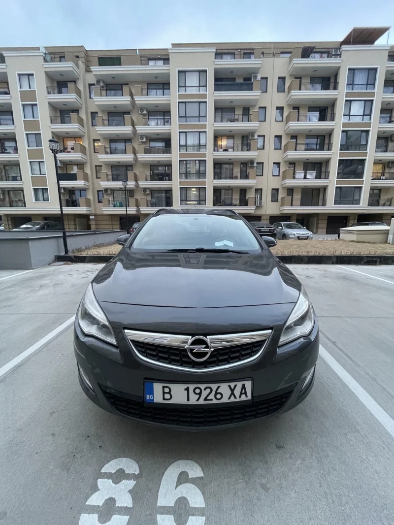 Opel Astra 1.4 Turbo, снимка 1 - Автомобили и джипове - 48763502