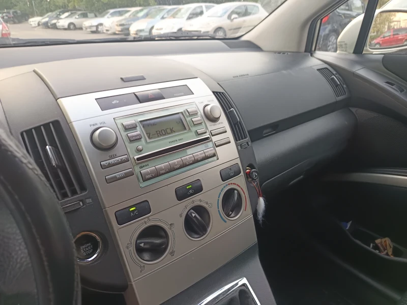 Toyota Corolla verso, снимка 11 - Автомобили и джипове - 52518589