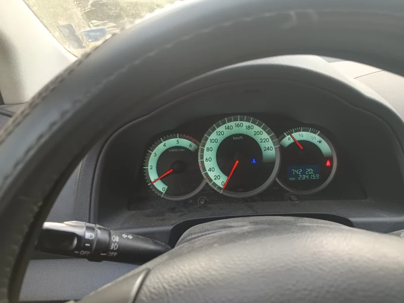 Toyota Corolla verso, снимка 10 - Автомобили и джипове - 52518589