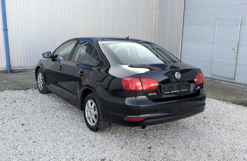 VW Jetta 1.6 TDI, снимка 5 - Автомобили и джипове - 52775929