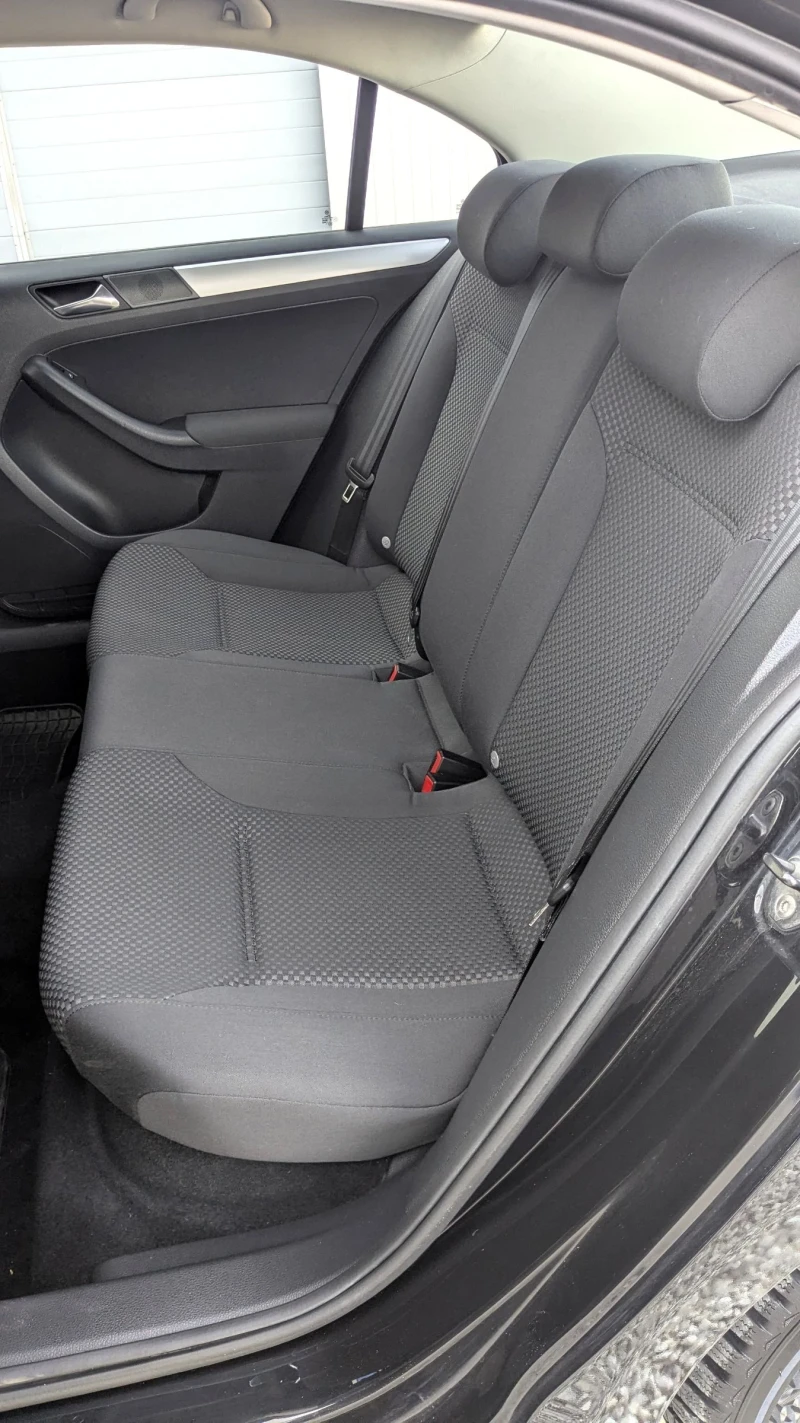 VW Jetta 1.6 TDI, снимка 11 - Автомобили и джипове - 52775929