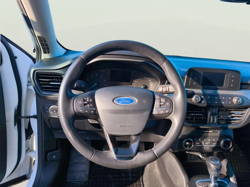 Ford Focus 1.0 EcoBoost, снимка 10 - Автомобили и джипове - 53091137