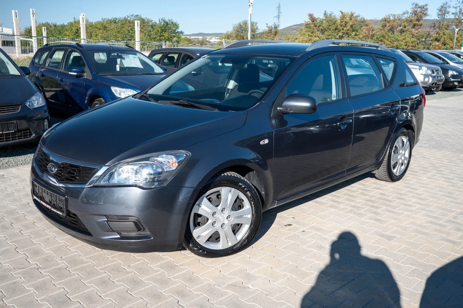 Kia Ceed 1.4i* 90кс* ISG - изображение 3