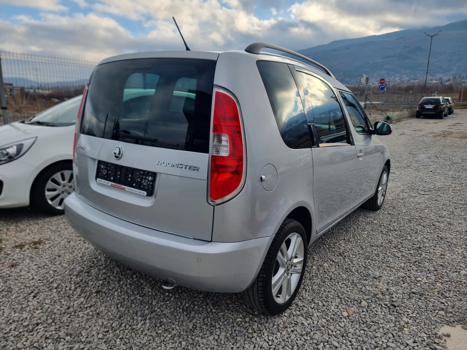 Skoda Roomster 1.2i ПАНОРАМЕН ТАВАН - изображение 3