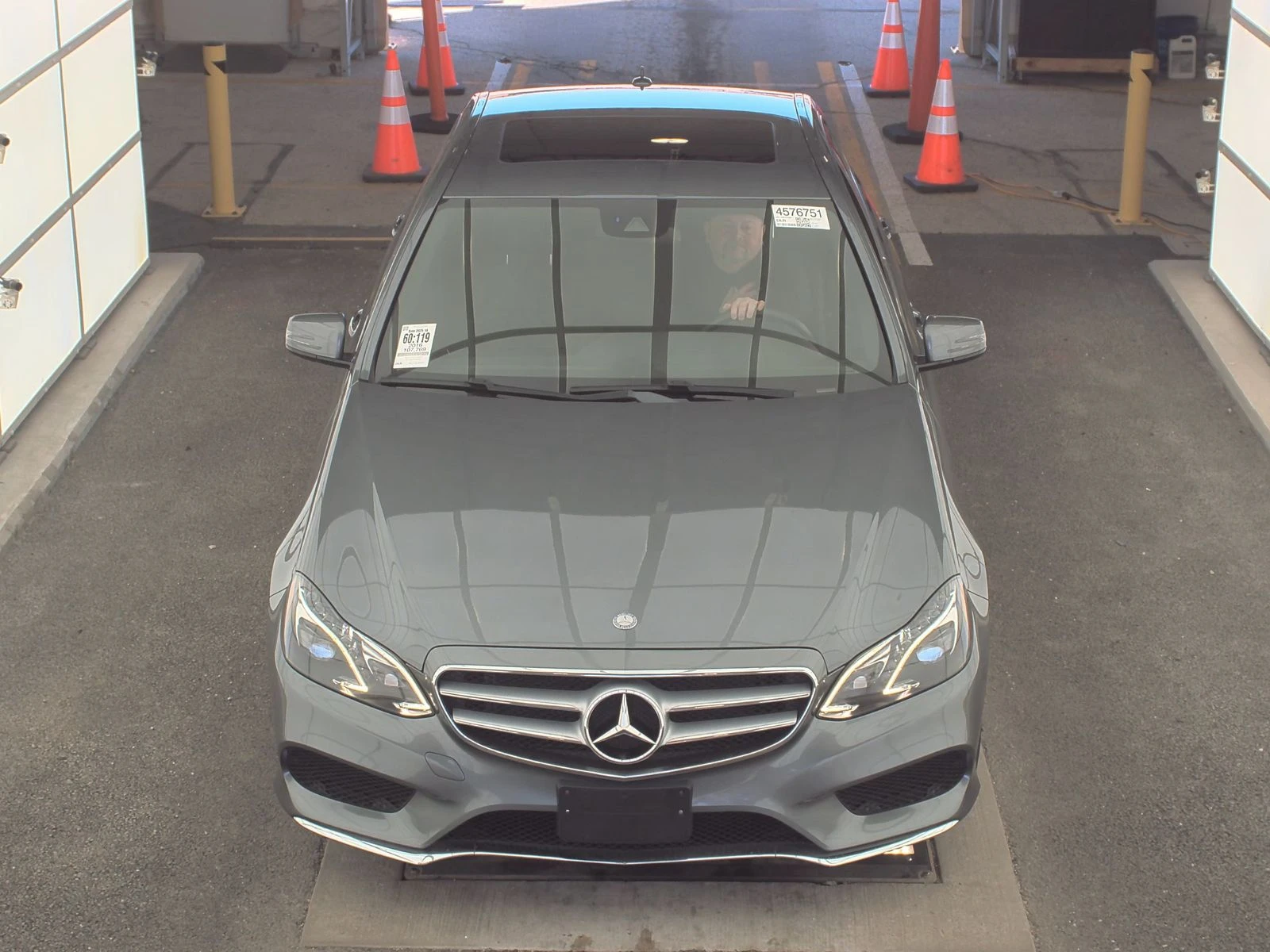 Mercedes-Benz E 350 4MATIC* AMG PACK* HARMAN* PODGREV* KEYLESS GO*  - изображение 3