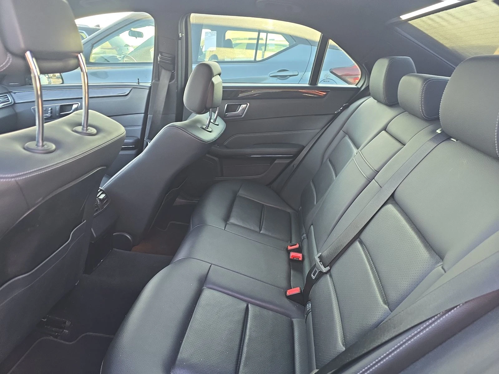 Mercedes-Benz E 350 4MATIC* AMG PACK* HARMAN* PODGREV* KEYLESS GO*  - изображение 9