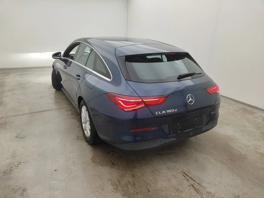 Mercedes-Benz CLA 180  - изображение 4