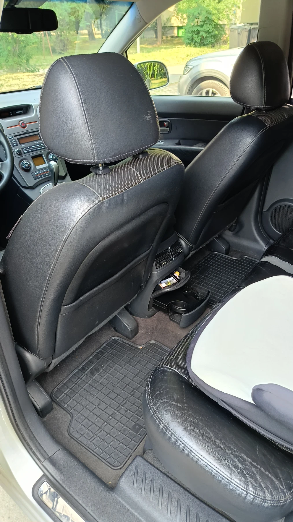 Kia Carens 2.0 TDCI 140HP, снимка 13 - Автомобили и джипове - 53748313