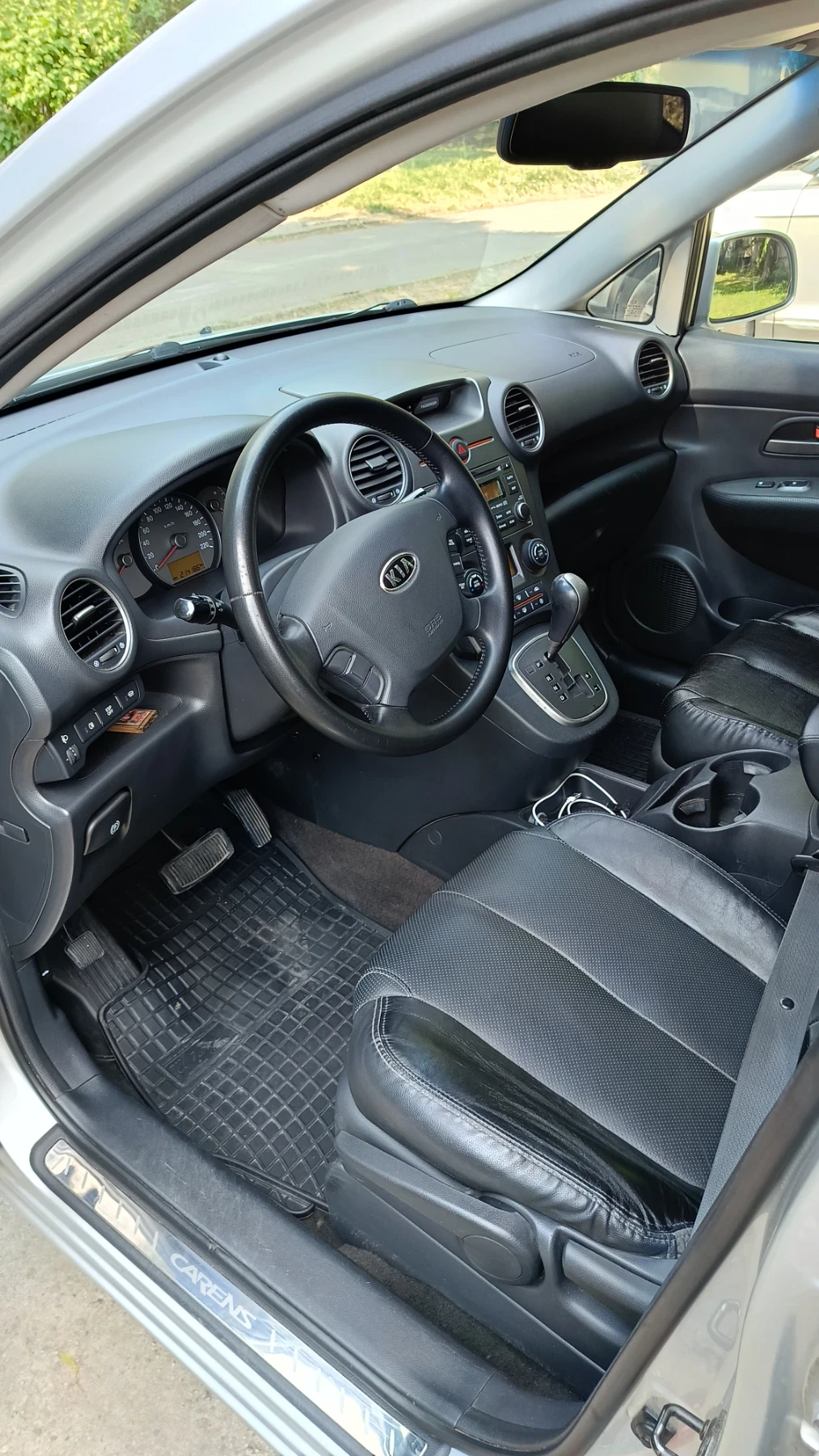 Kia Carens 2.0 TDCI 140HP - изображение 4