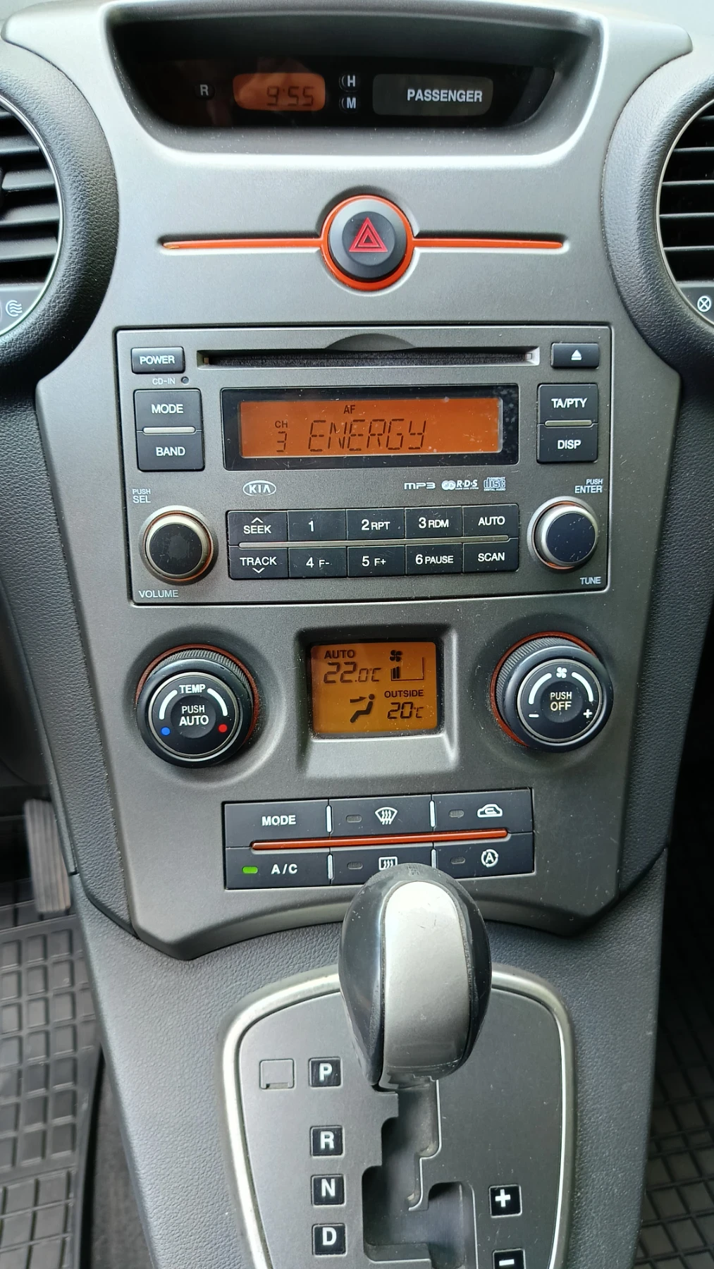 Kia Carens 2.0 TDCI 140HP - изображение 5