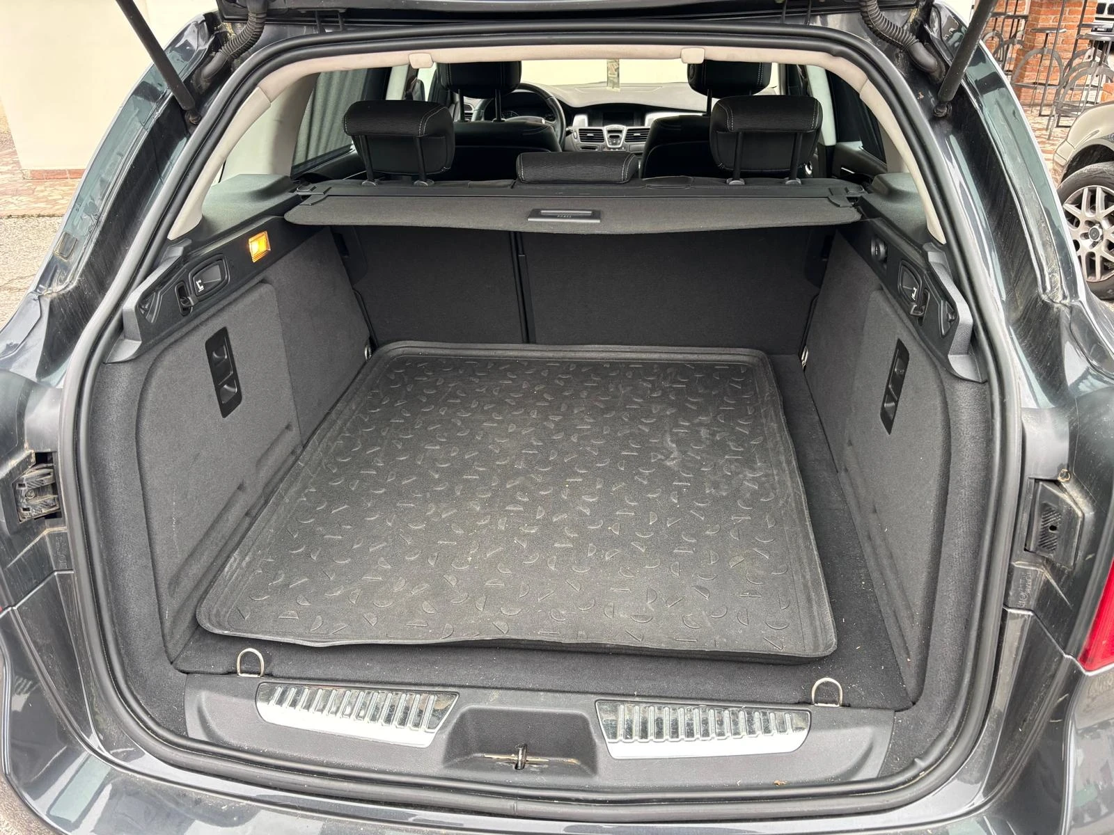 Renault Laguna 2.0dci, 150кс, 11г, Италия, КАТО НОВА  - изображение 9