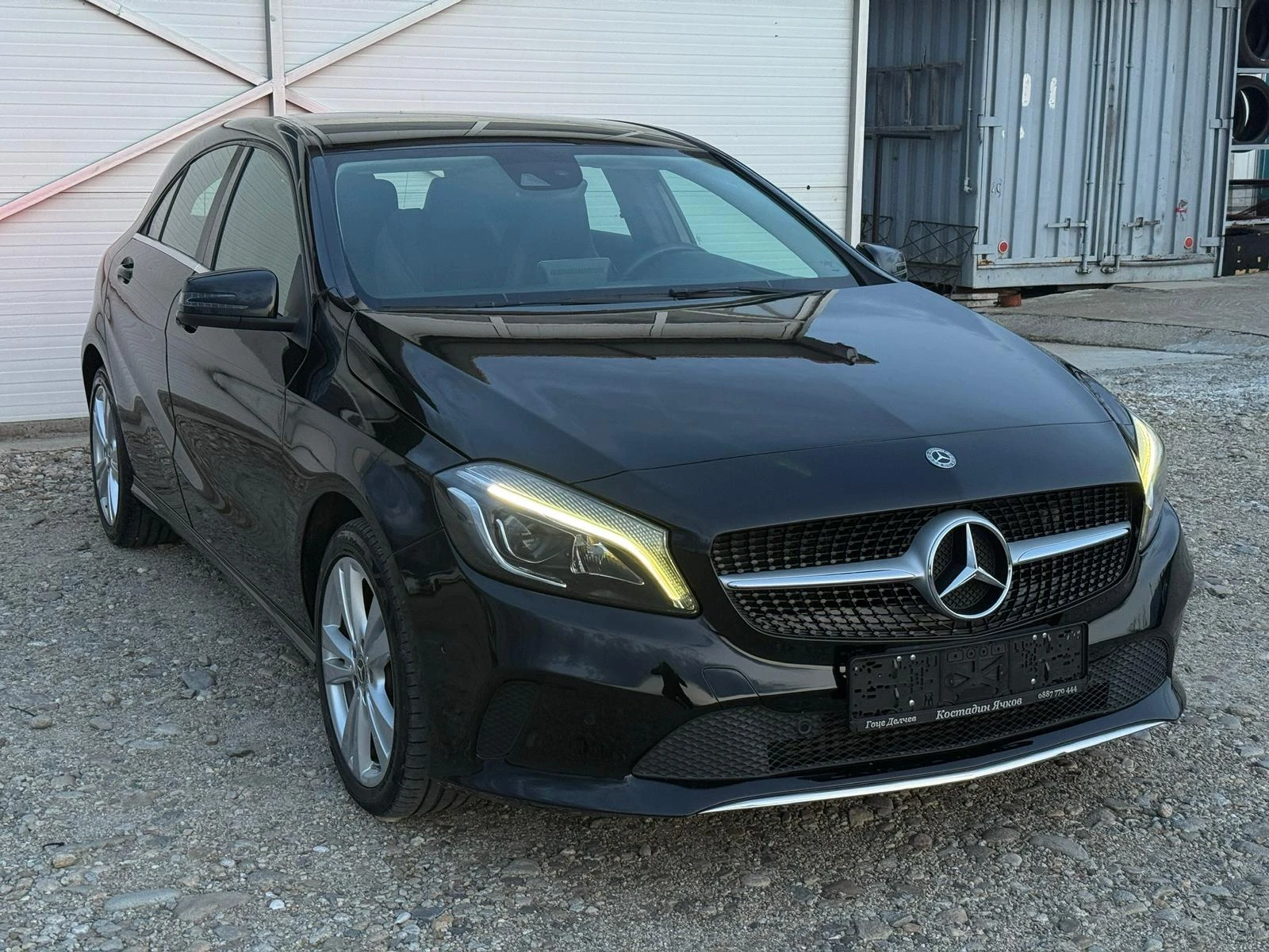 Mercedes-Benz A 180 1.5d Facelift/Navi/Carplay/Камера/Собствен лизинг , снимка 2 - Автомобили и джипове - 53718511