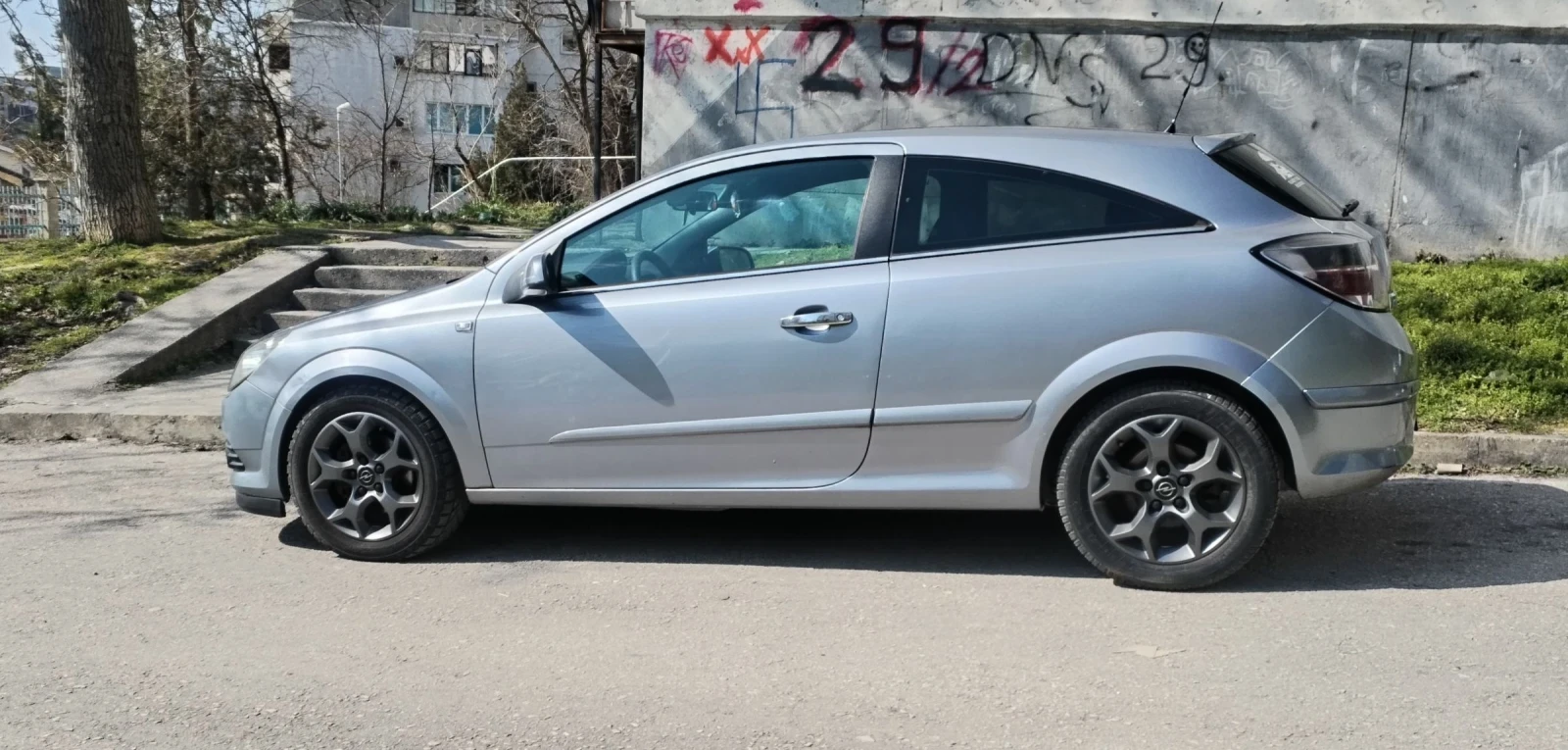 Opel Astra 1, 7 cdti 101 hp, снимка 3 - Автомобили и джипове - 53735019