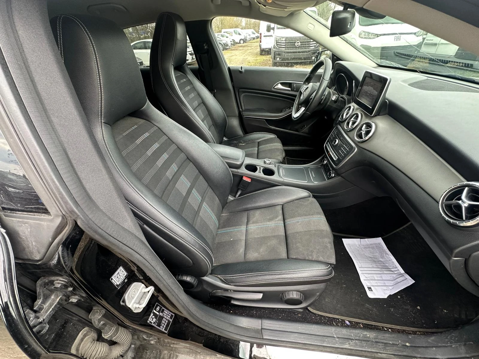 Mercedes-Benz CLA 200 AVTOMAT / EURO 6, снимка 9 - Автомобили и джипове - 53786347