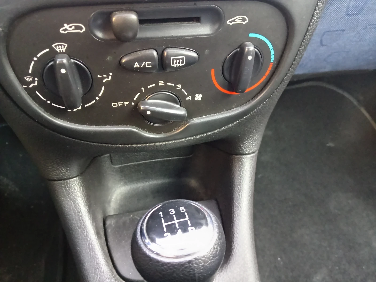 Peugeot 206 1.4HDI, снимка 7 - Автомобили и джипове - 54412125