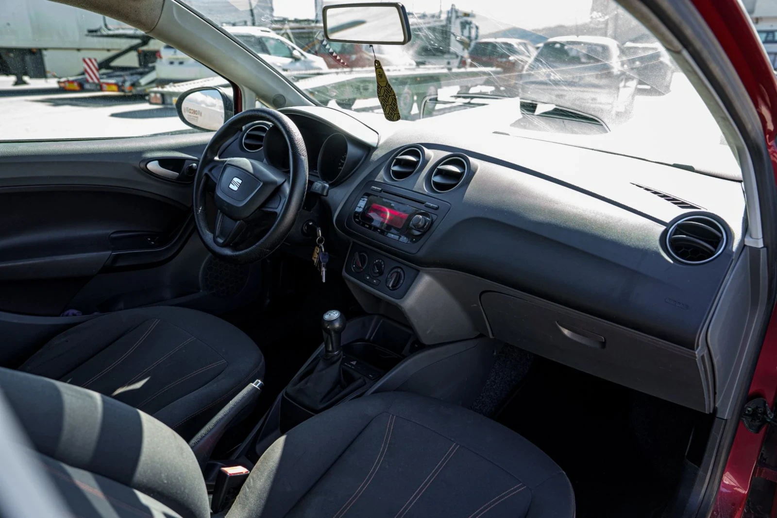Seat Ibiza 1.6 TDI , снимка 5 - Автомобили и джипове - 54420720