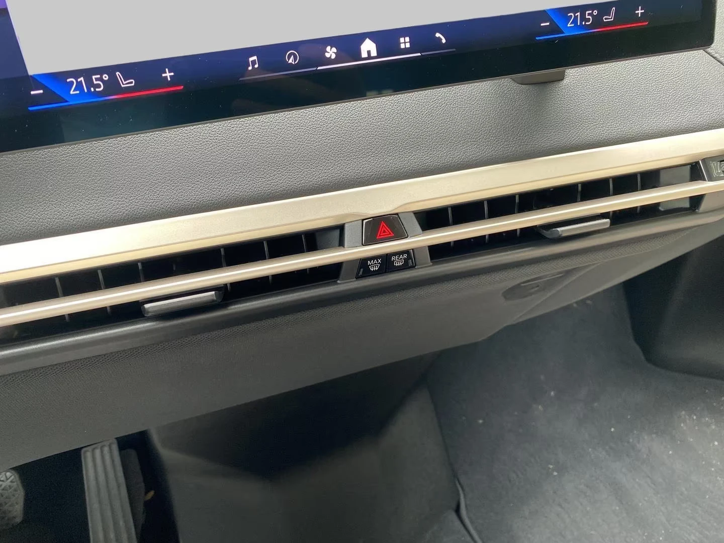 BMW iX 50/xDRIVE/523HP/HUD/NALI/ACC/LED/CAM/525z, снимка 13 - Автомобили и джипове - 55134927