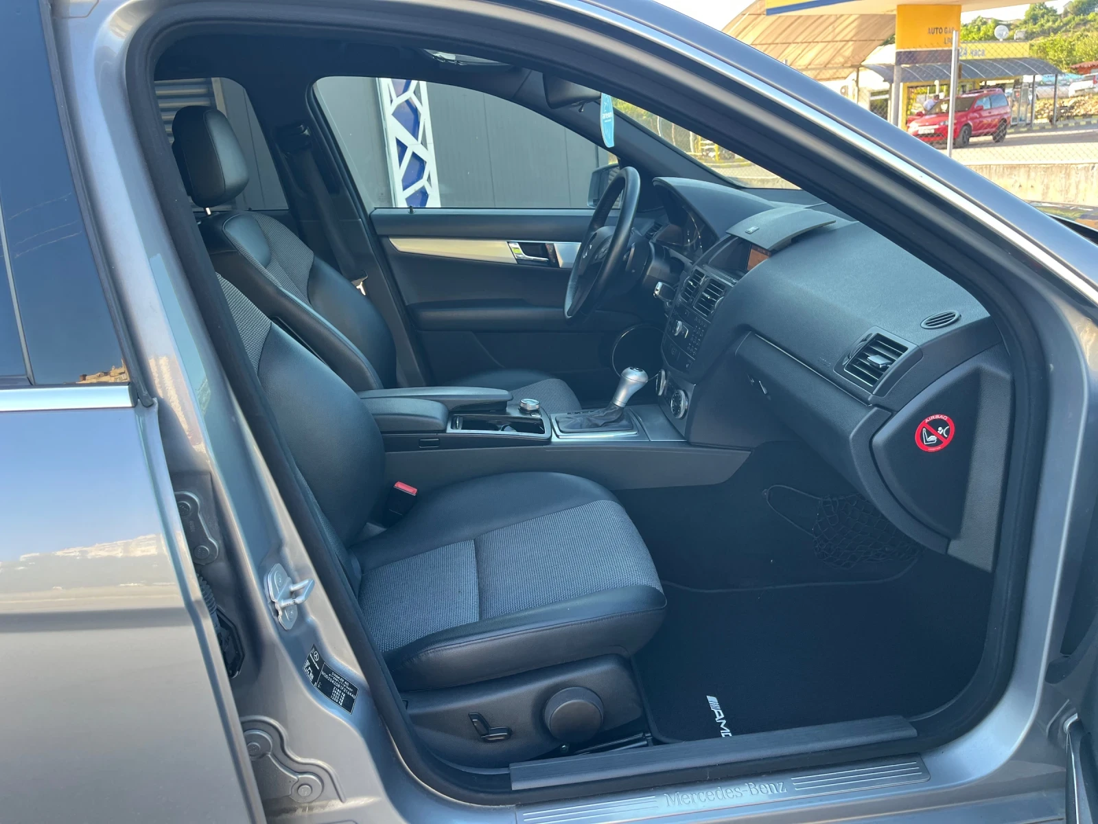Mercedes-Benz C 220 CDI AMG SWISS, снимка 14 - Автомобили и джипове - 55382935