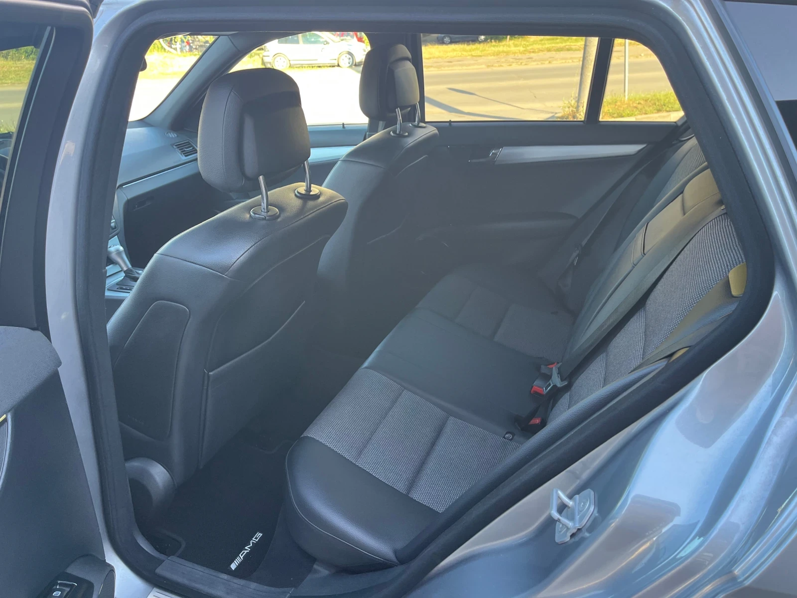 Mercedes-Benz C 220 CDI AMG SWISS, снимка 11 - Автомобили и джипове - 55382935