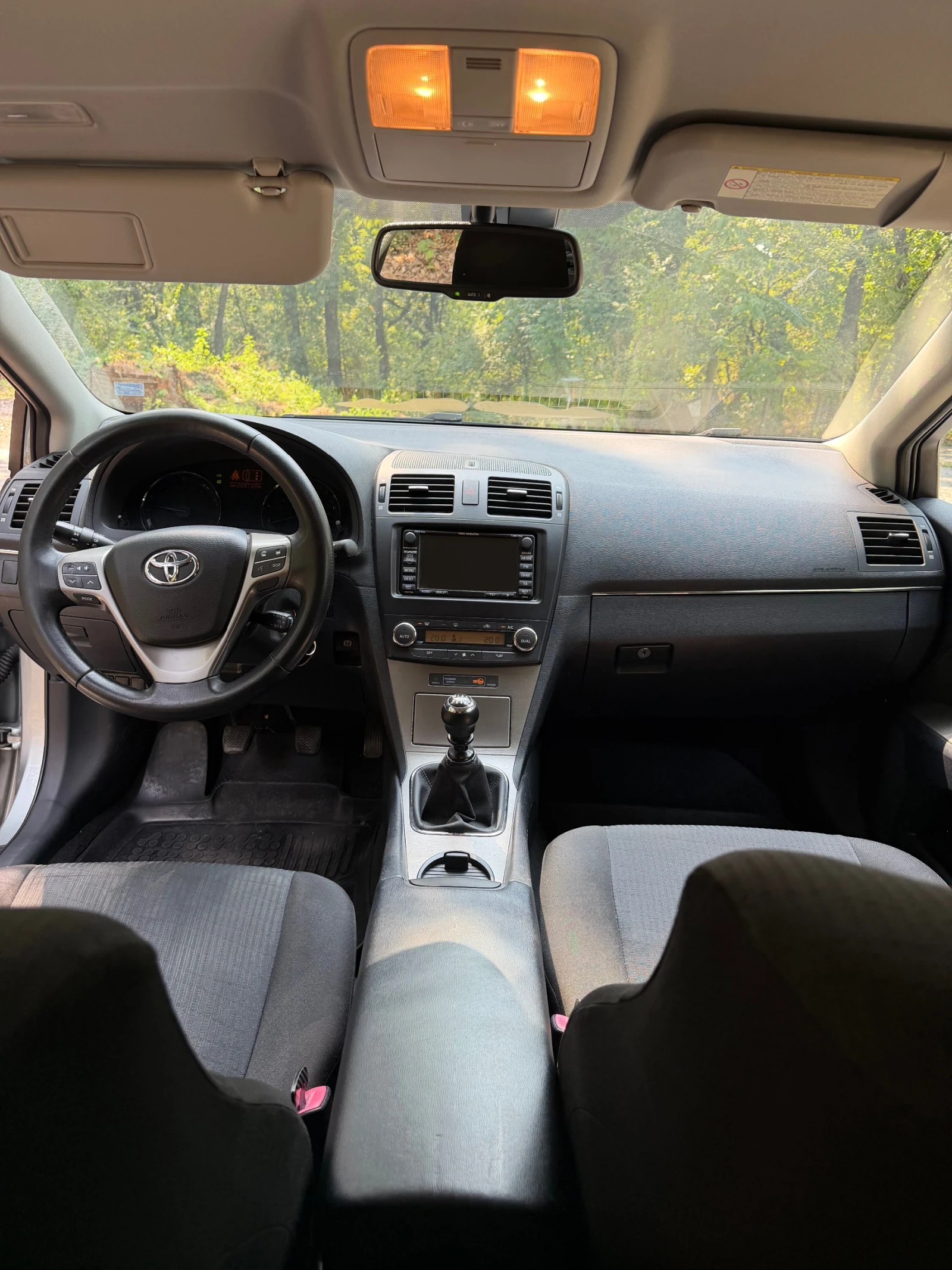 Toyota Avensis 2.0 D4D, снимка 14 - Автомобили и джипове - 56161190