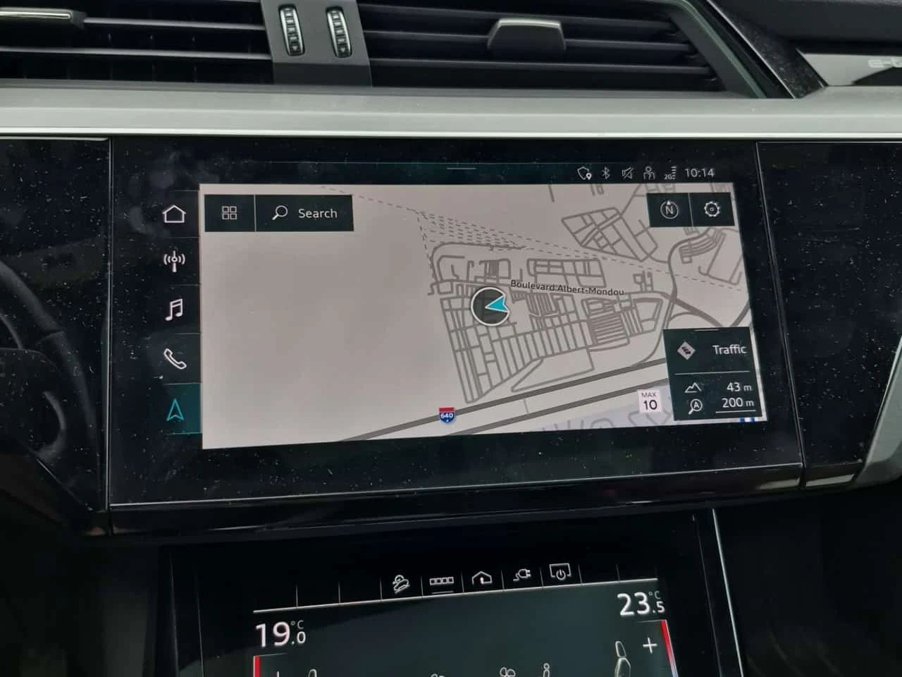 Audi Q8 E-TRON| HUD| 360| PANO| , снимка 11 - Автомобили и джипове - 56208007