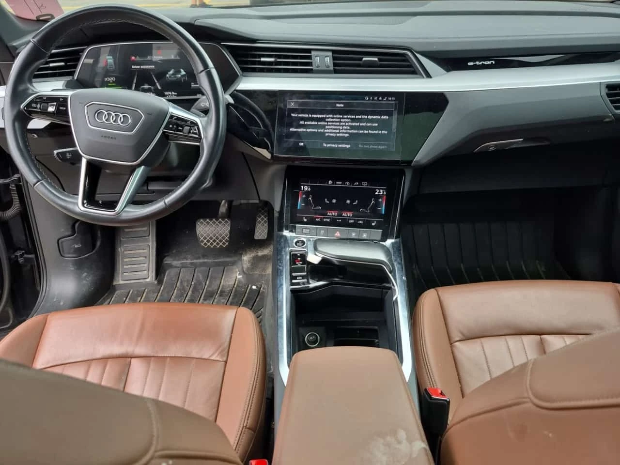 Audi Q8 E-TRON| HUD| 360| PANO| , снимка 10 - Автомобили и джипове - 56208007