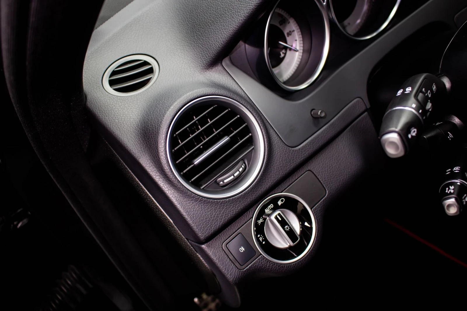 Mercedes-Benz C 250 4matic Amg Sport Plus, снимка 7 - Автомобили и джипове - 56243367