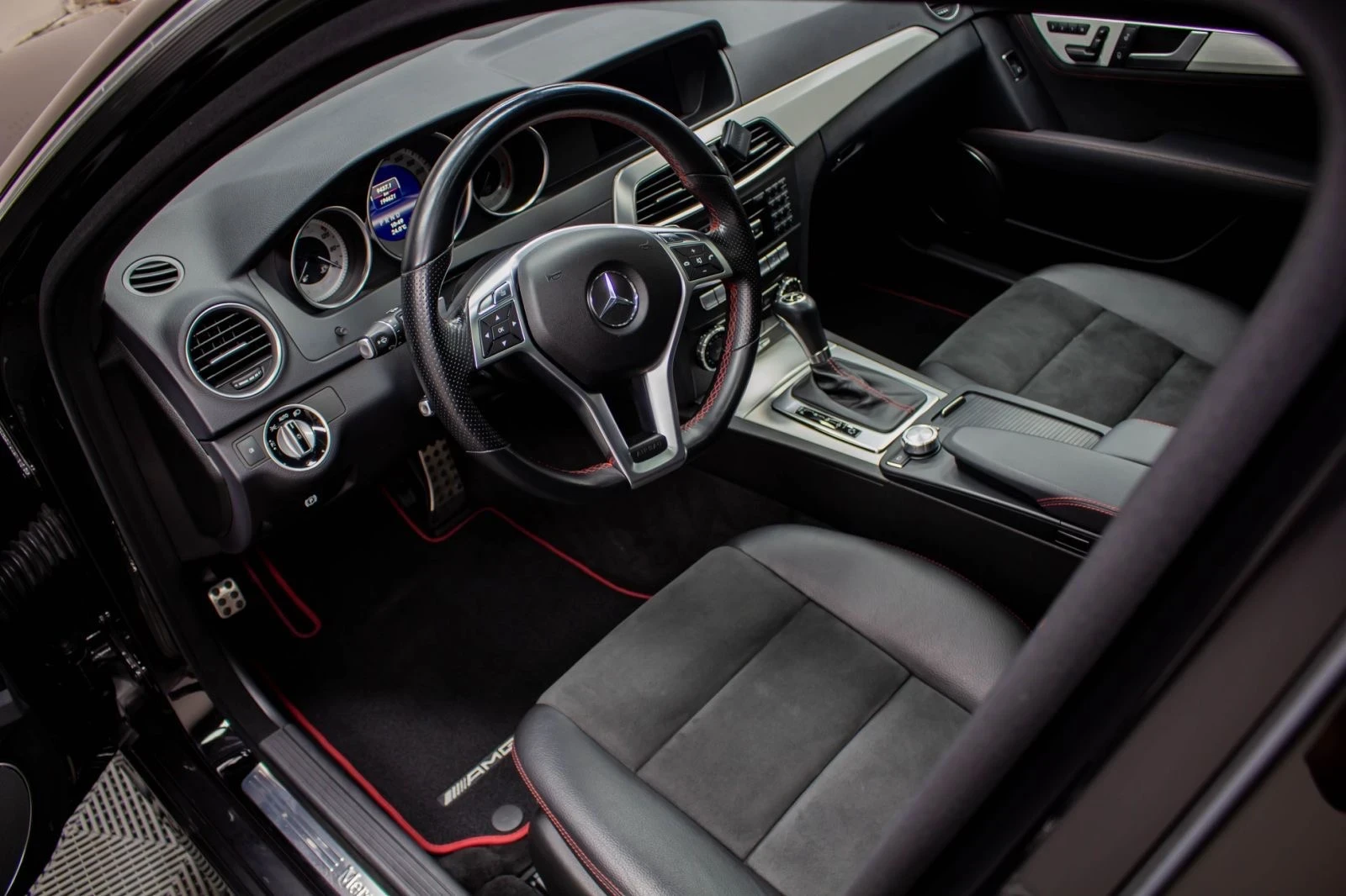 Mercedes-Benz C 250 4matic Amg Sport Plus, снимка 6 - Автомобили и джипове - 56243367