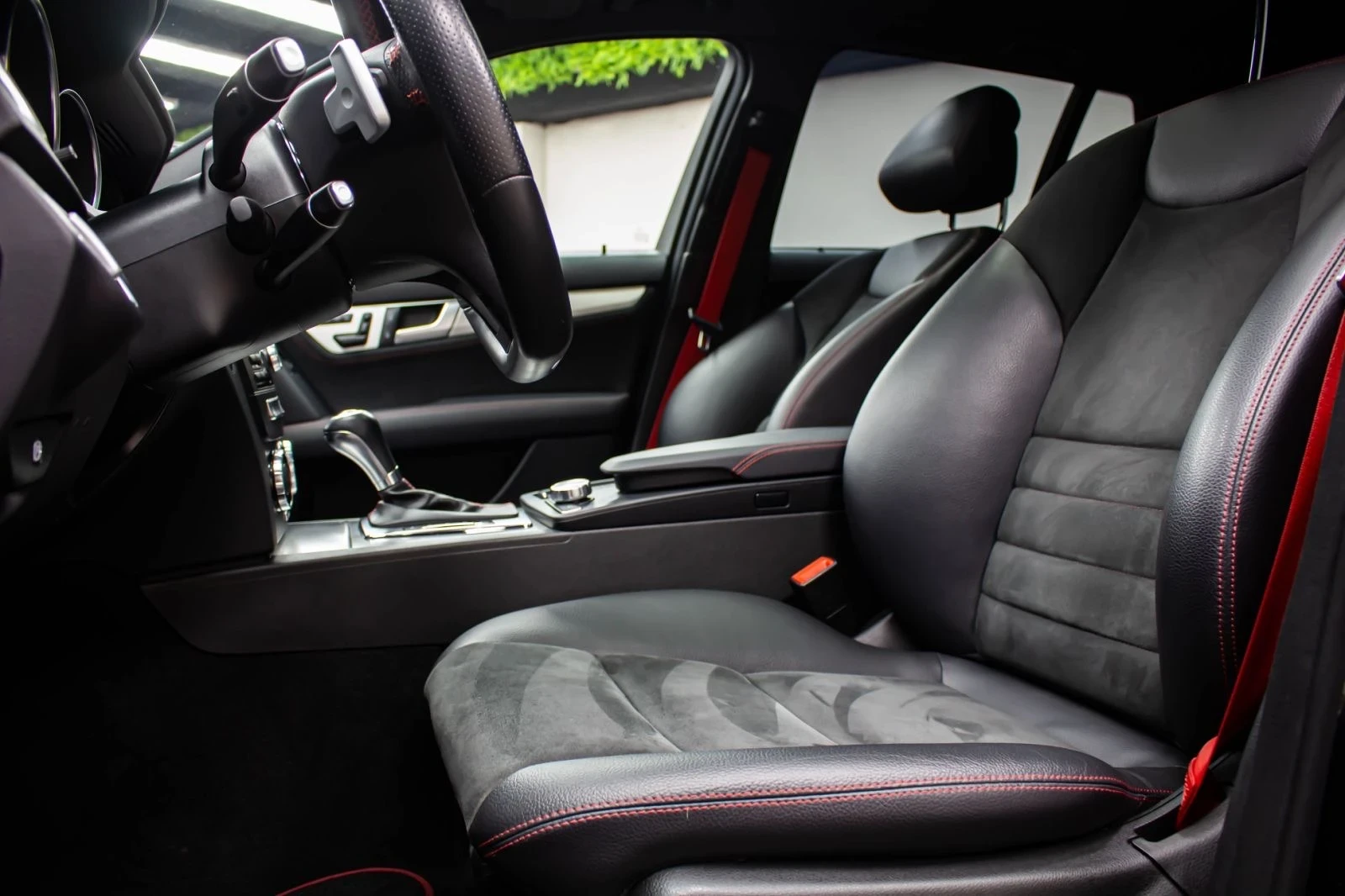 Mercedes-Benz C 250 4matic Amg Sport Plus, снимка 8 - Автомобили и джипове - 56243367