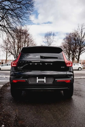 Volvo XC40 * B5 AWD Plus Dark Theme * CARFAX * ПАНО * KEYLESS, снимка 3